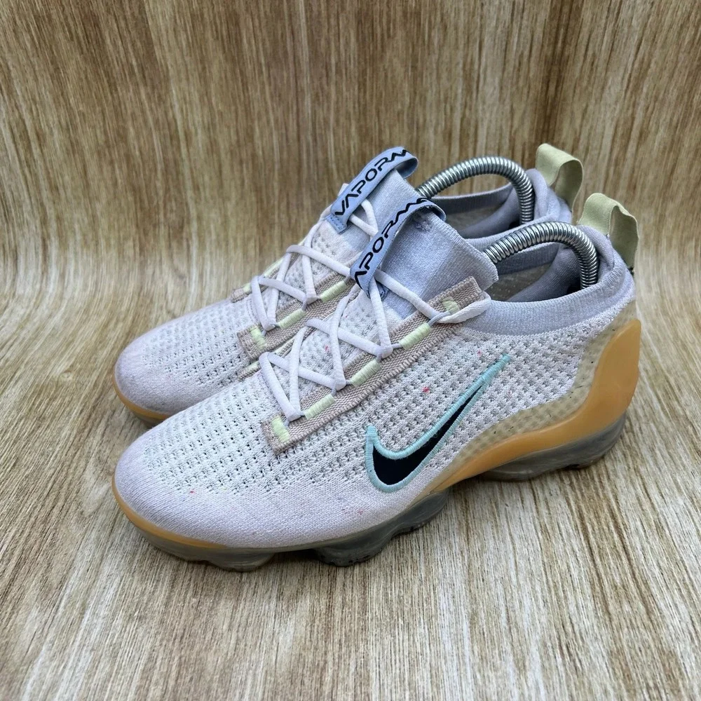 Nike Air VaporMax 2021 Flyknit Kid's 4Y Mismatched Swoosh DQ7758-100 Sneakers
